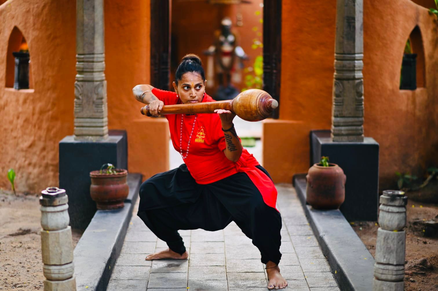 Karala Kattai stance